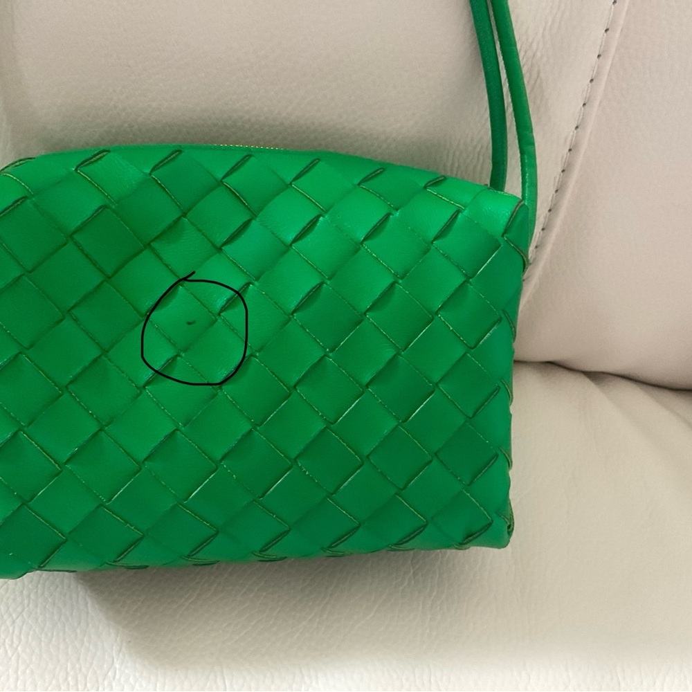 Bottega Veneta Intrecciato Leather Camera Bag Parakeet color - Picture 3 of 16